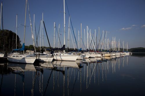 sailboats lake vessels