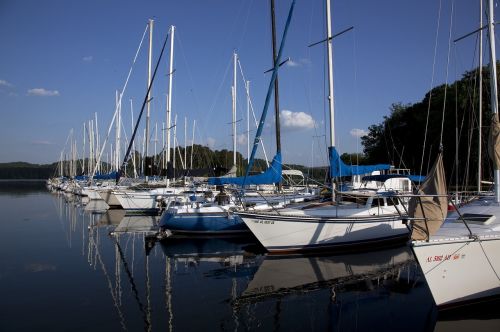 sailboats lake vessels