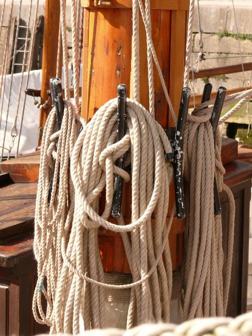 sailing old rig sea