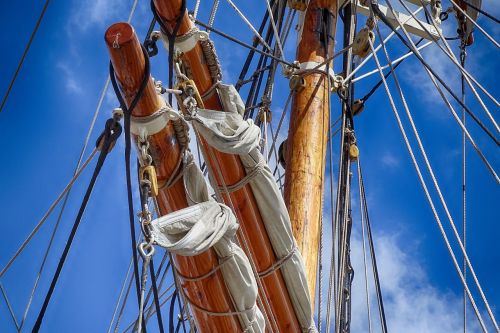 sailing boat mast rope