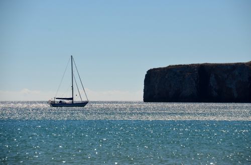 sailing boat cliff view
