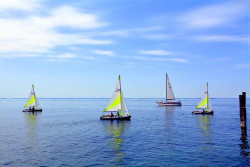 sailing boat lake water