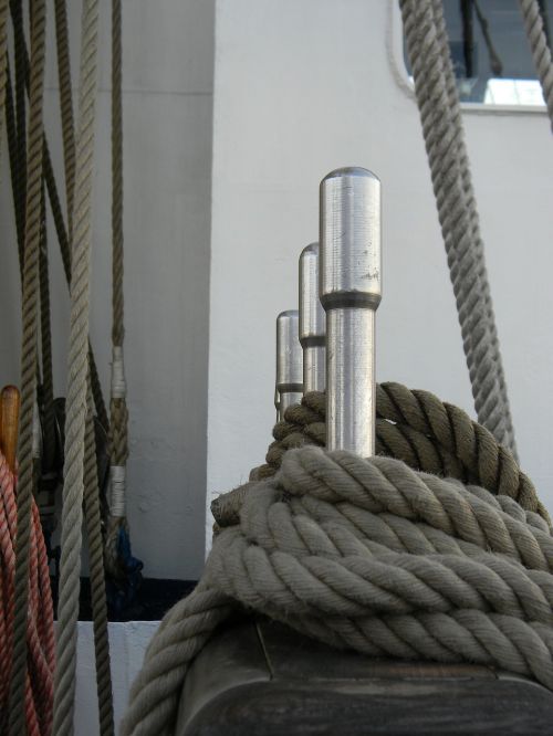 sailing ship rigging rope