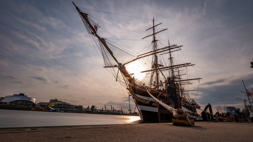 sailing vessel  hamburg  ship