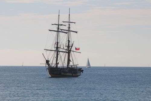 sailing vessel ship lake