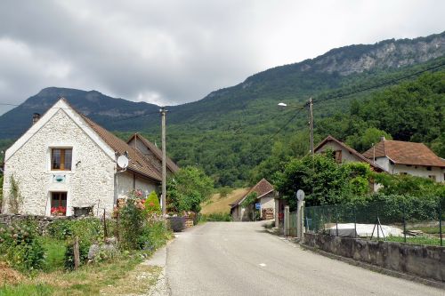 saint-jean-de-chevelu france village