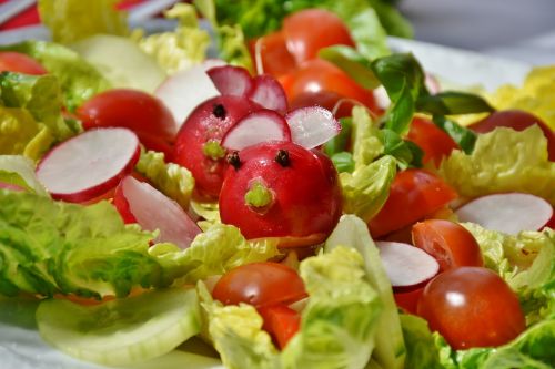 salad mixed tomato