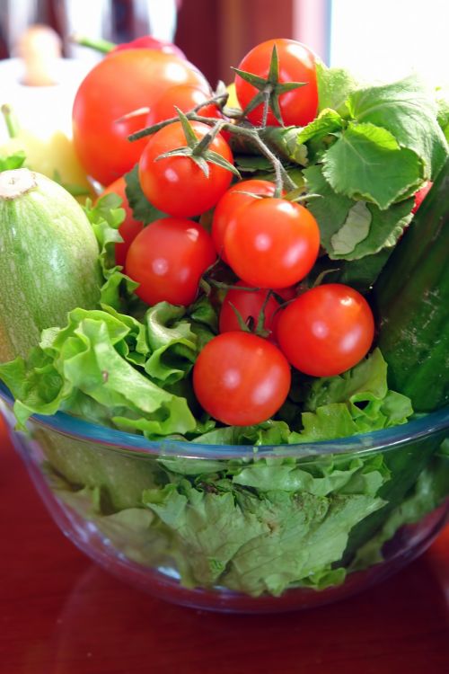 salad tomatoes healthy