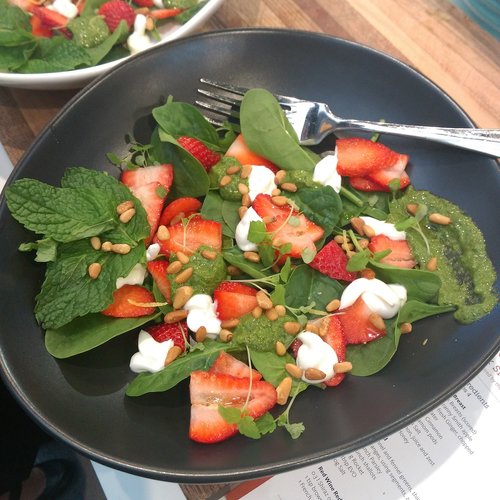 salad  strawberries  healthy