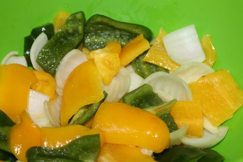 salad yellow pepper green