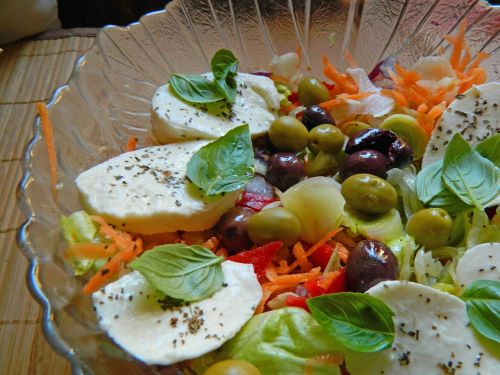 salad vegetables olives
