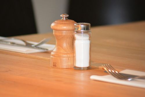 salt shaker pepper mill pepper and salt