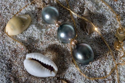 sand beads mussels