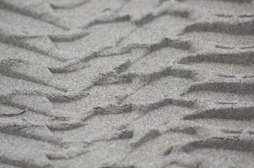 sand tire prints