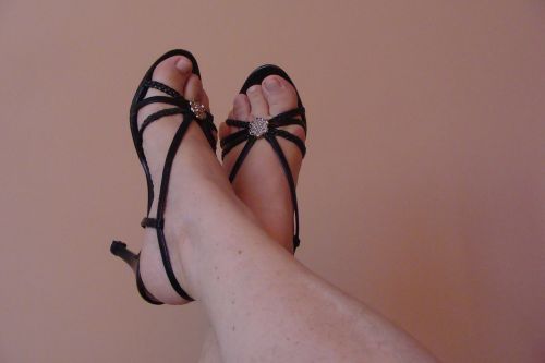 sandals female feet