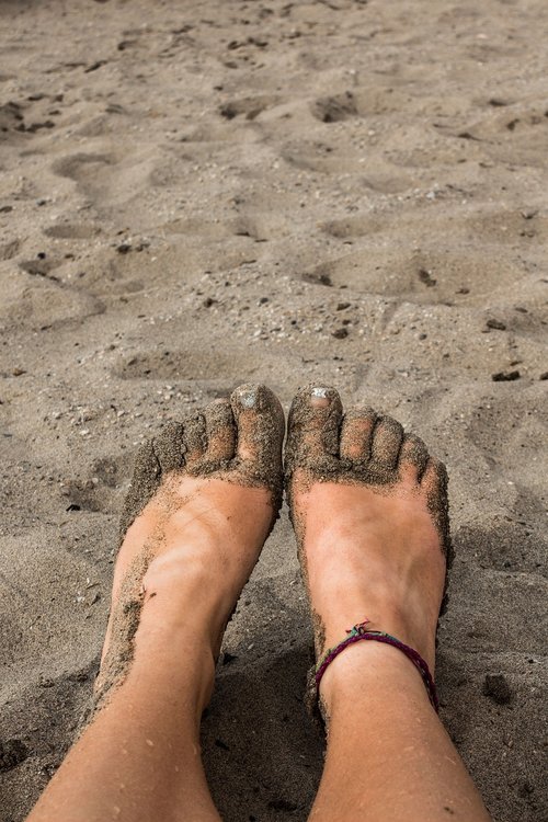 sandy  feet  beach