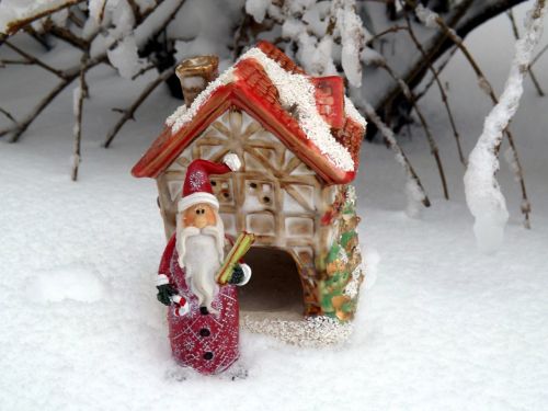 santa home snow