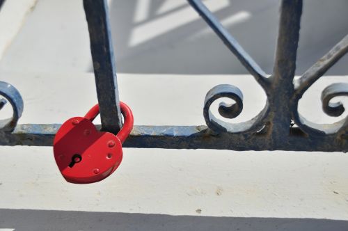santorini fence lock