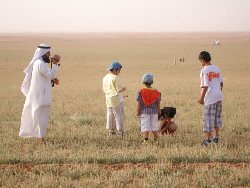 saudi family desert