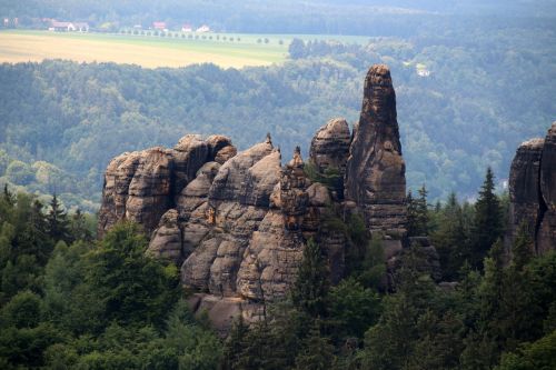 saxon switzerland elbe sandstone mountains germany