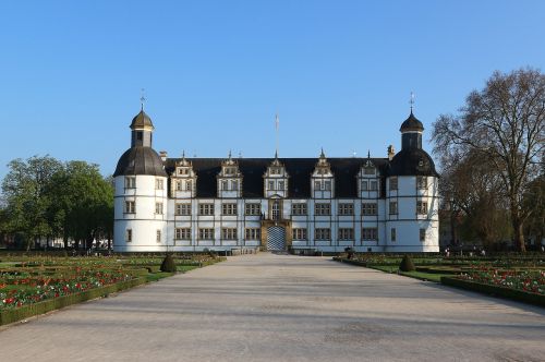 schloß neuhaus paderborn building