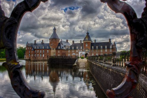 schloss anholt castle pond