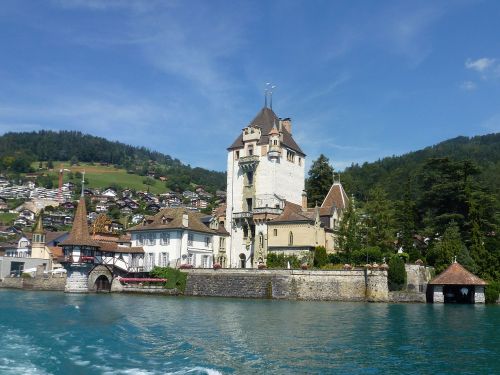 schloss oberhofen bernese oberland lake