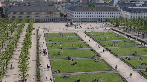 schlossplatzfest public square meadow
