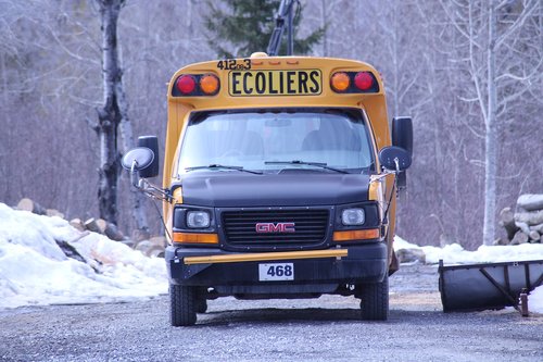 school bus  québec  winter