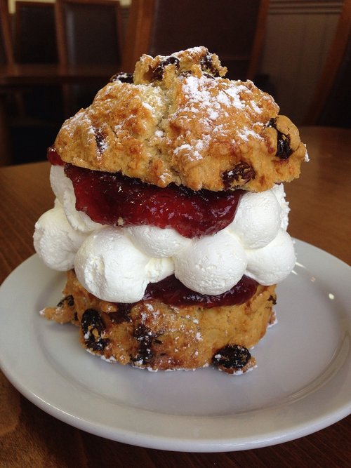 scone  cream  jam