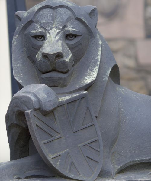 scotland lion stone sculpture