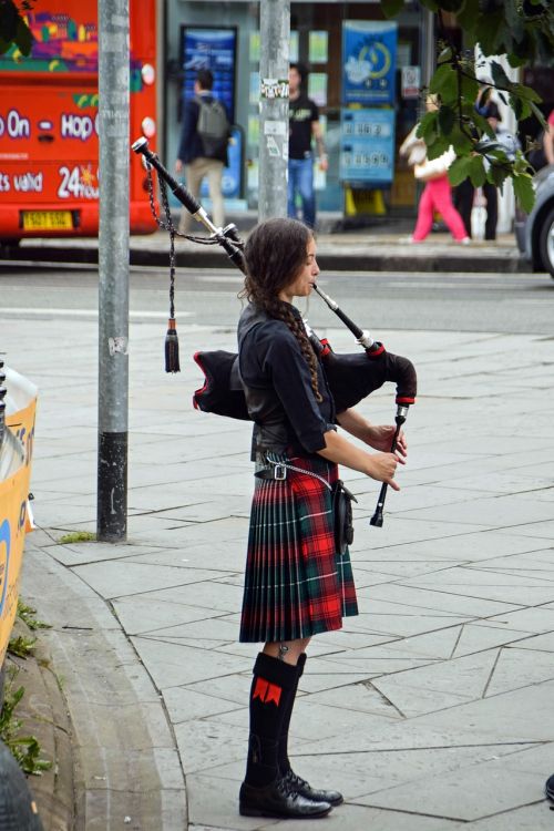 scotland england bagpipes