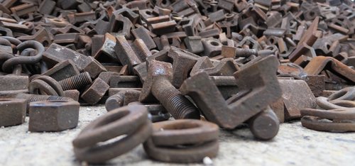 screw  rust  iron