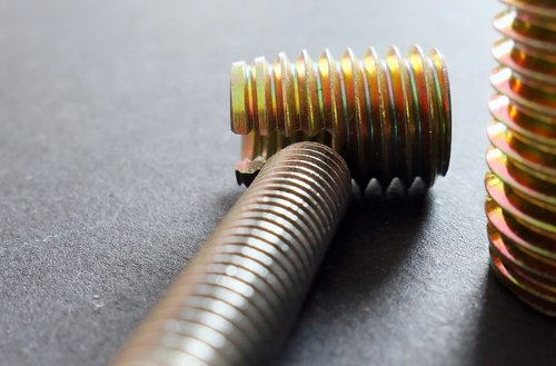 screw  thread  metal