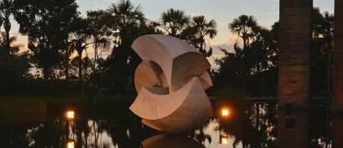 sculpture itamaraty reflection