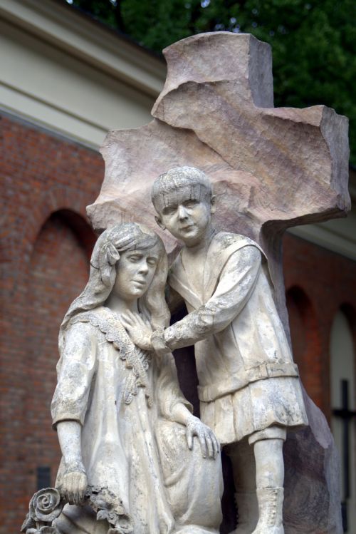 sculpture children cemetery