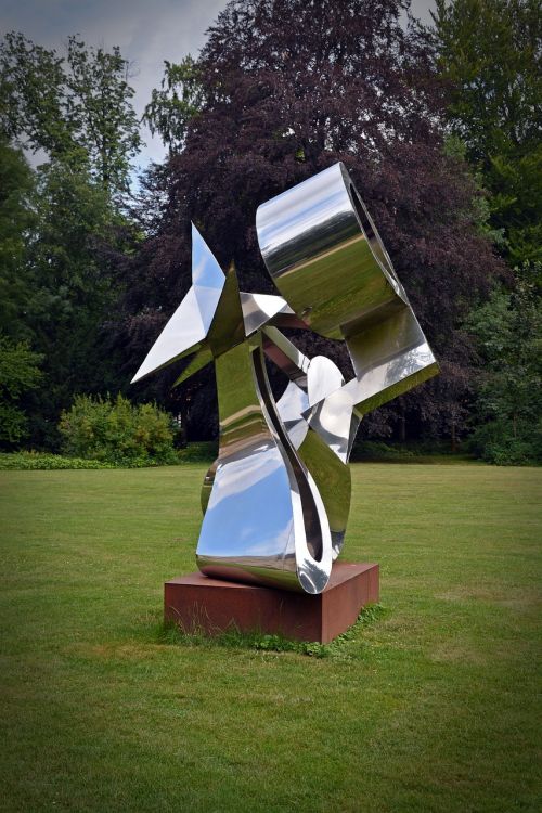 sculpture modern metal
