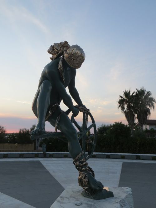 sculpture man statue