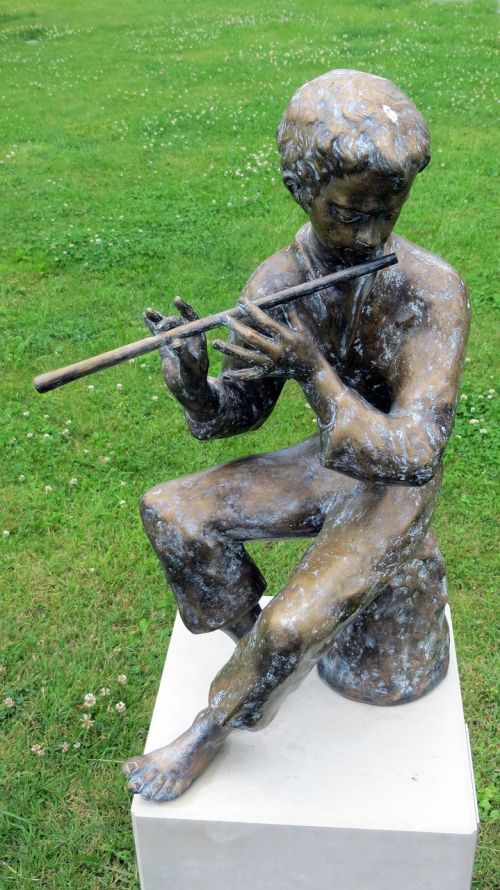 sculpture music players