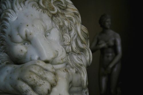 sculpture leon marble
