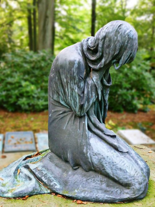 sculpture woman girl