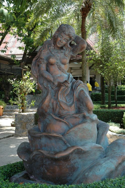 sculpture beautiful woman thailand