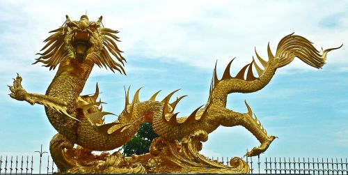 sculpture dragons golden
