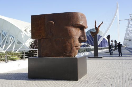 sculpture head monument