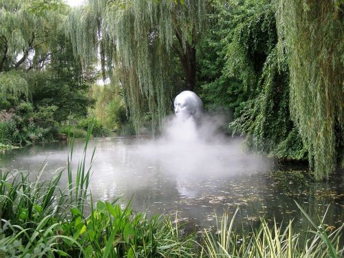 sculpture woman pond