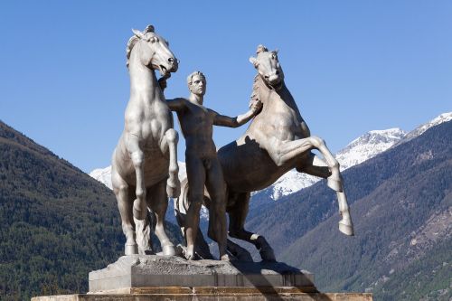 sculpture horse force