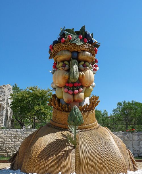 sculpture giant arcimboldo
