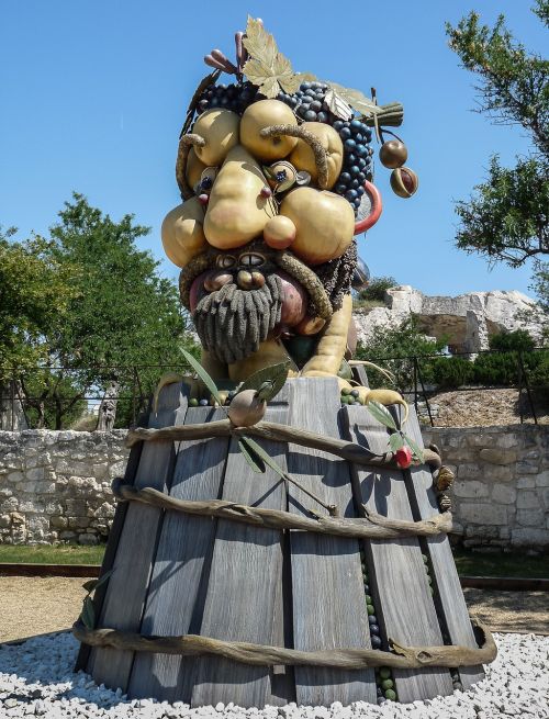sculpture giant arcimboldo