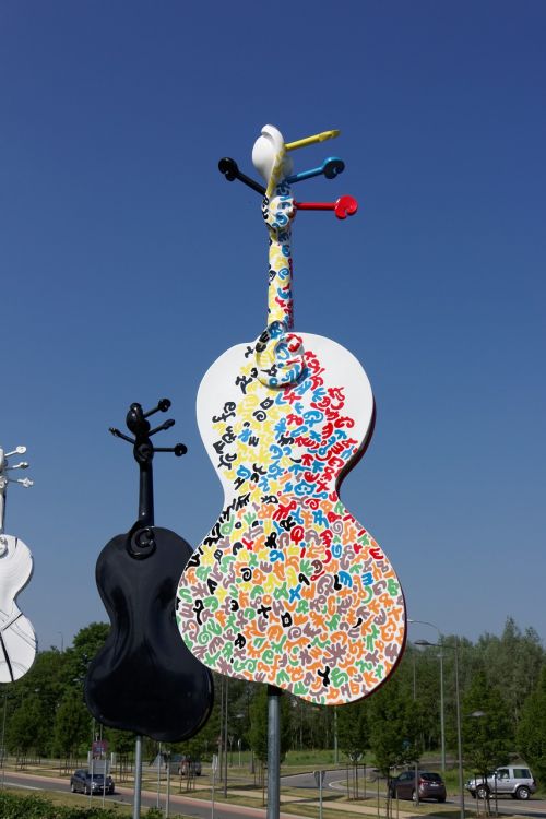 sculpture music art