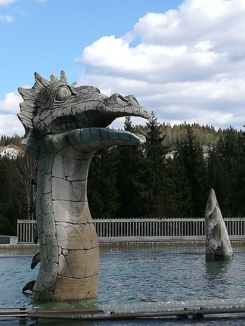 sculpture dragon art